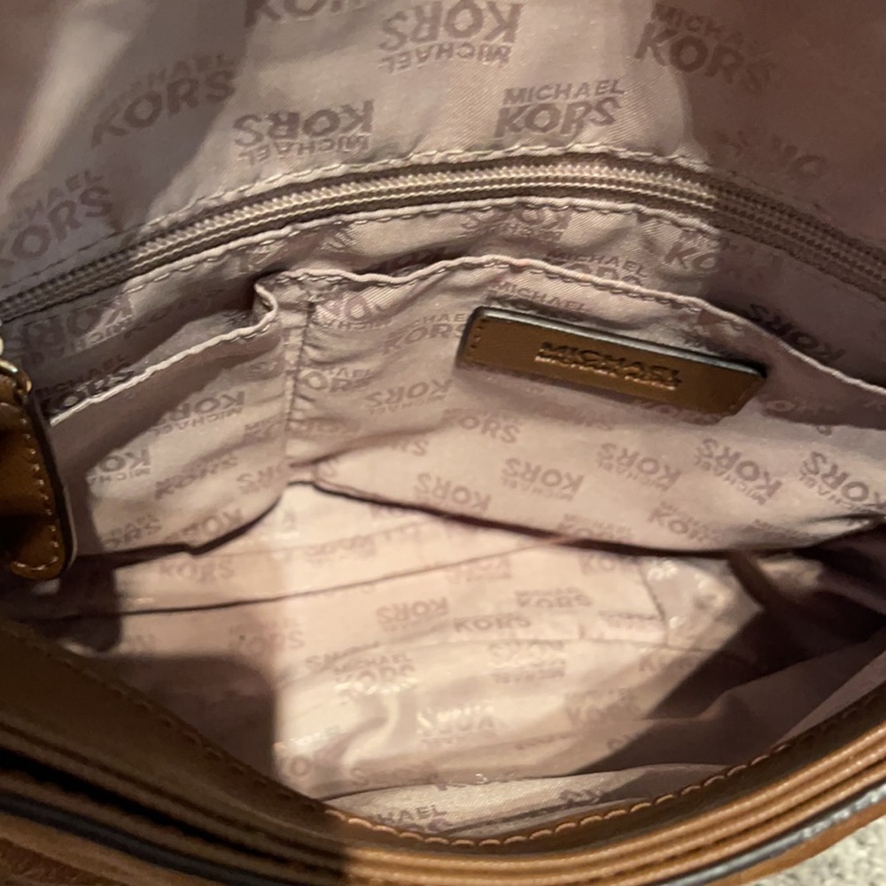 Michael Kors Suede shoulder bag - Picture 6 of 12